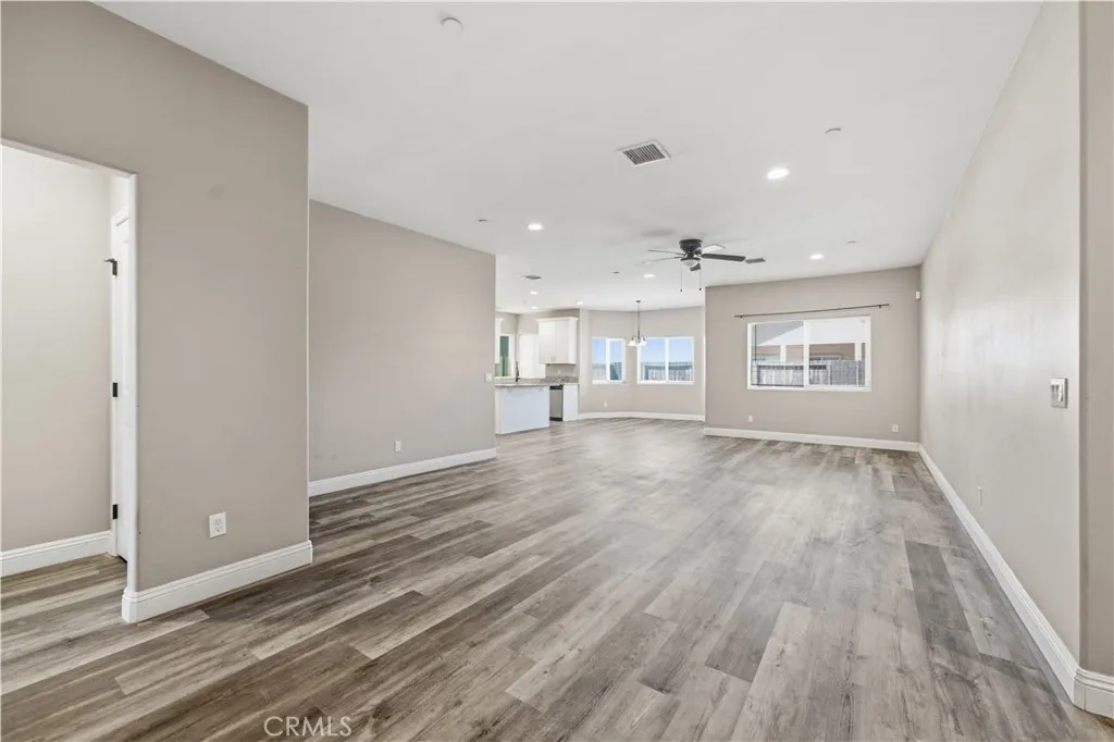 20844 Lakeview Drive, California City, California 93505 — photo 4