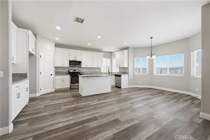 20844 Lakeview Drive, California City, California 93505