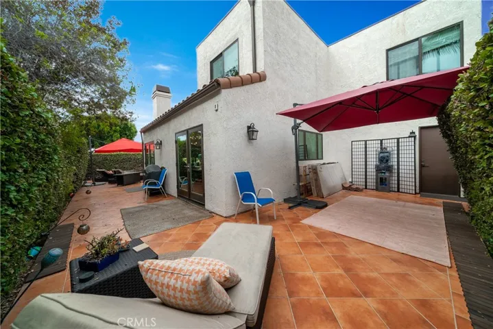 another outdoor living/entertaining spaces
