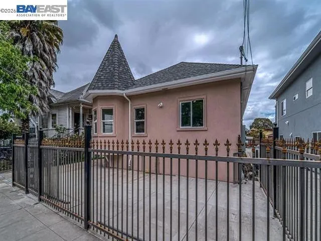 3035 Logan St, Oakland, California 94601