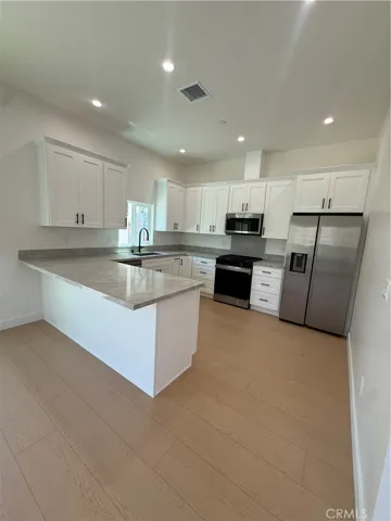10026 Norwich Avenue, San Fernando, California 91345