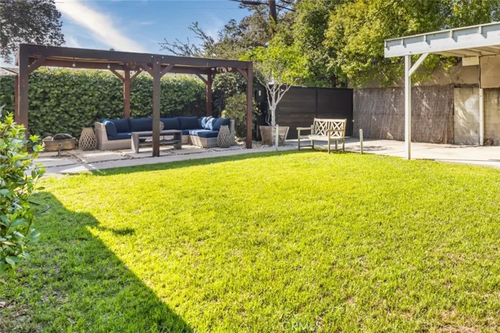 923 N Mentor Avenue, Pasadena, California 91104
