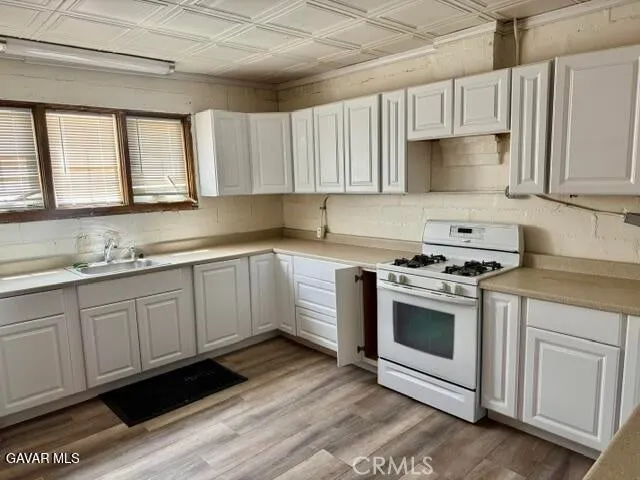 2069 Inyo, Mojave, California 93501