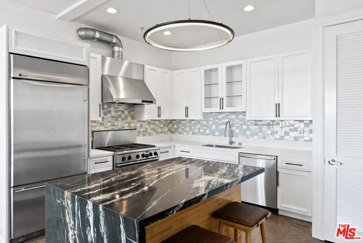 1544 12th Street 303, Santa Monica, California 90401