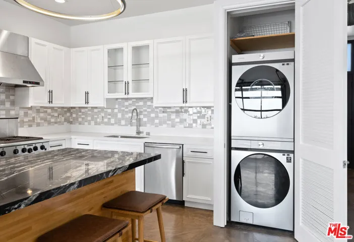 1544 12th Street 303, Santa Monica, California 90401