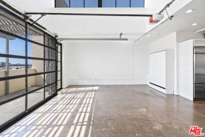 1544 12th Street 303, Santa Monica, California 90401