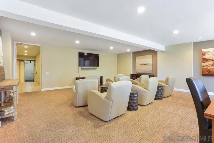 4600 Lamont 121, San Diego, California 92109