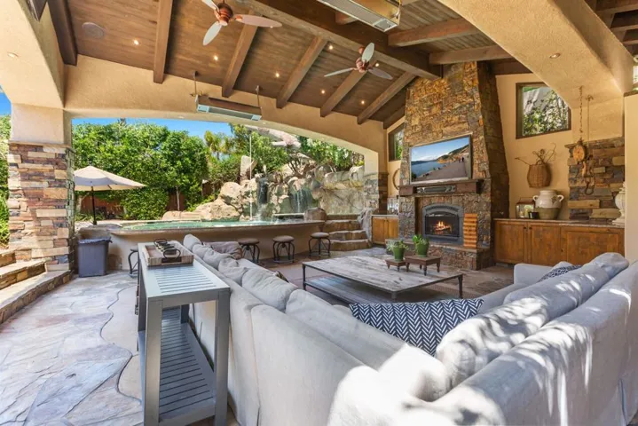 8149 Calle Catalonia, Carlsbad, California 92009