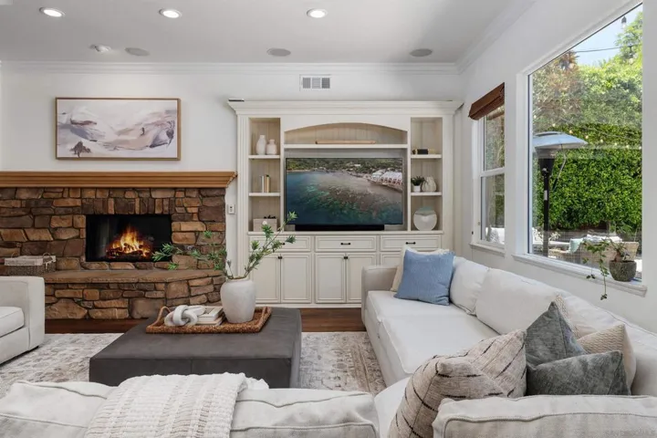 8149 Calle Catalonia, Carlsbad, California 92009