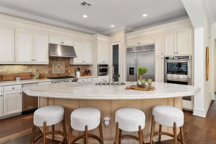 8149 Calle Catalonia, Carlsbad, California 92009
