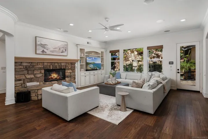8149 Calle Catalonia, Carlsbad, California 92009