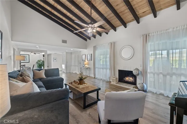 Welcome to 10541 Carol Ln!