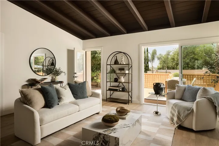 885 Montecito, Los Angeles, California 90031