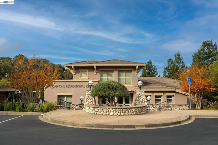 25528 Conley Downs Dr, Castro Valley, California 94552