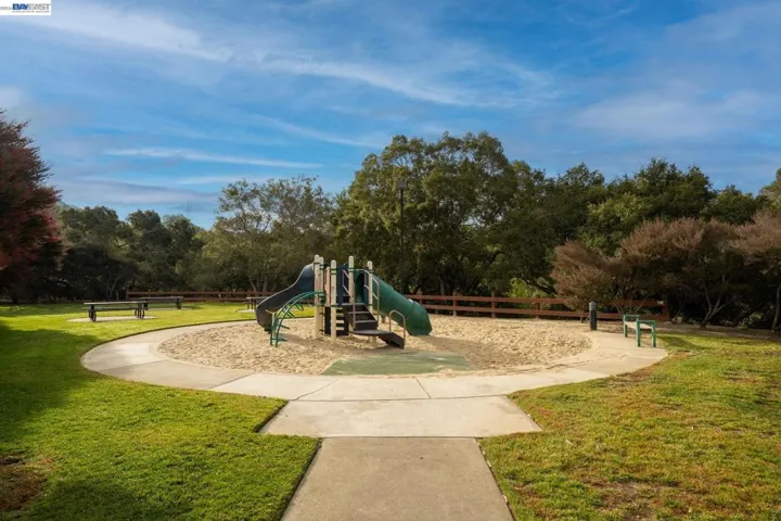 25528 Conley Downs Dr, Castro Valley, California 94552