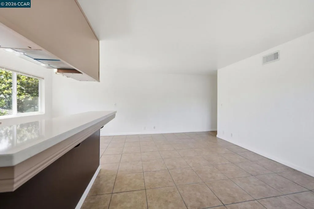 34732 Skylark Dr 4, Union City, California 94587 — photo 5
