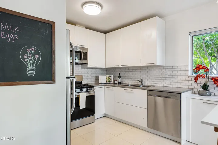 395 S Oakland Ave #105 008-mls