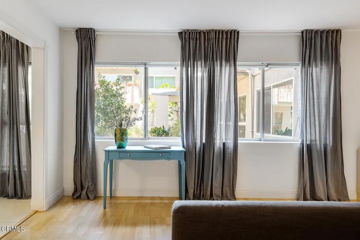 395 S Oakland Ave #105 005-mls