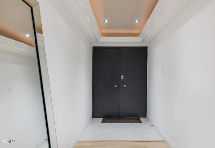 395 S Oakland Ave #105 002-mls