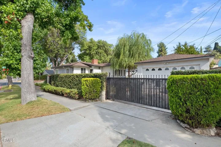 28-2301 S Electric Ave-43