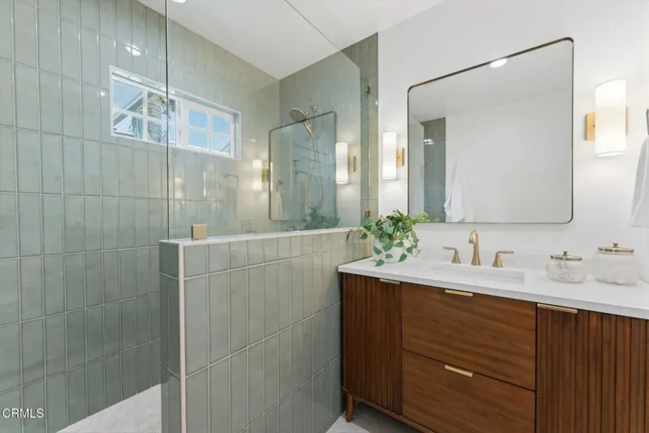 15-2301 S Electric Ave-21