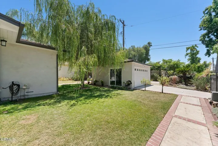 22-2301 S Electric Ave-32