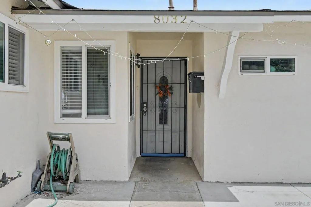 8032 Poplin Drive, Santee, California 92071 — photo 4