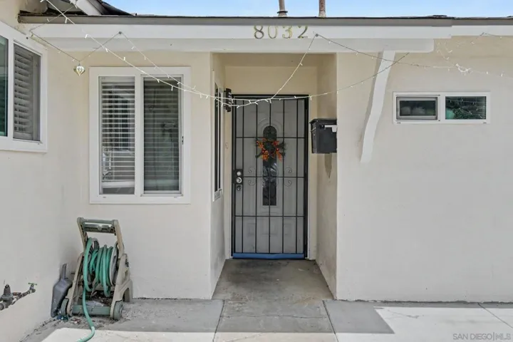 8032 Poplin Drive, Santee, California 92071