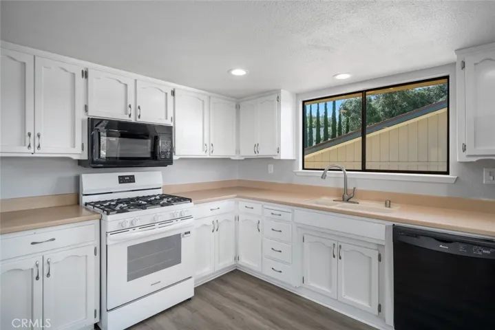5675 Hermosilla Avenue, Atascadero, California 93422