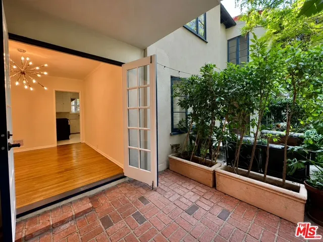 1263 Havenhurst Drive, West Hollywood, California 90046