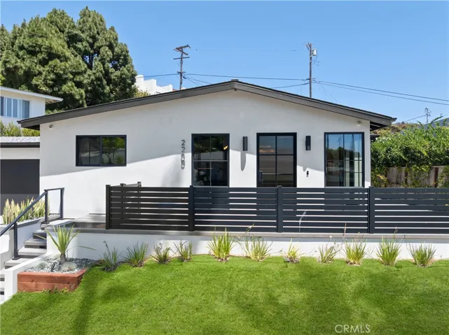 2200 Mantis Avenue, San Pedro, California 90732