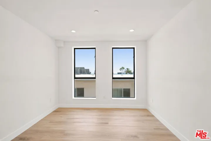 1434 N Poinsettia Place 102, Los Angeles, California 90046
