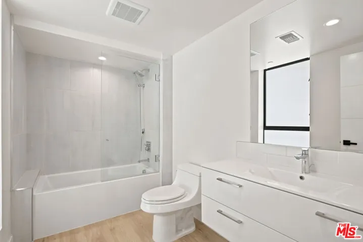 1434 N Poinsettia Place 102, Los Angeles, California 90046