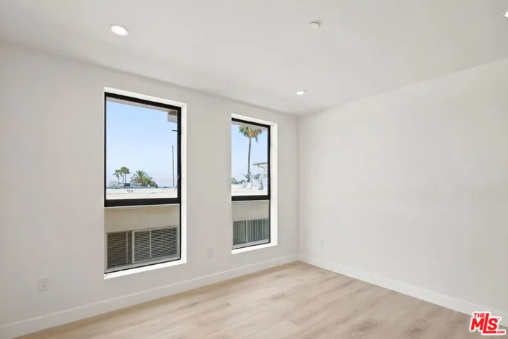 1434 N Poinsettia Place 102, Los Angeles, California 90046
