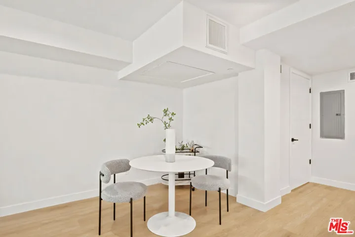 1434 N Poinsettia Place 102, Los Angeles, California 90046
