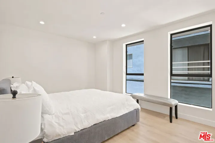 1434 N Poinsettia Place 102, Los Angeles, California 90046