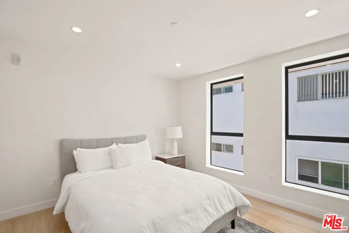 1434 N Poinsettia Place 102, Los Angeles, California 90046