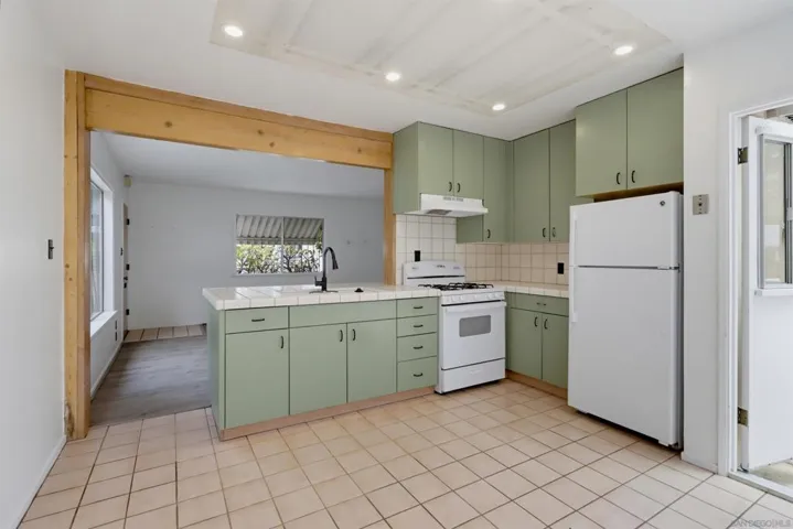 1449 53 Oliver Ave, San Diego, California 92109