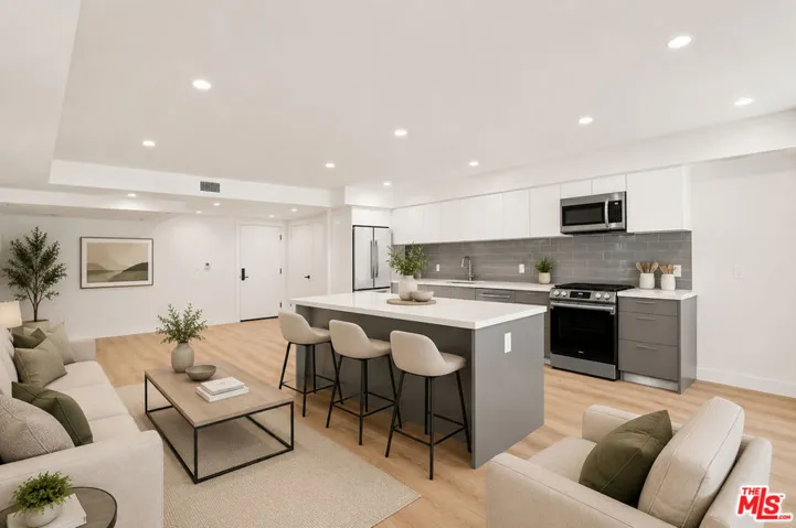 1434 N Poinsettia Place 306, Los Angeles, California 90046