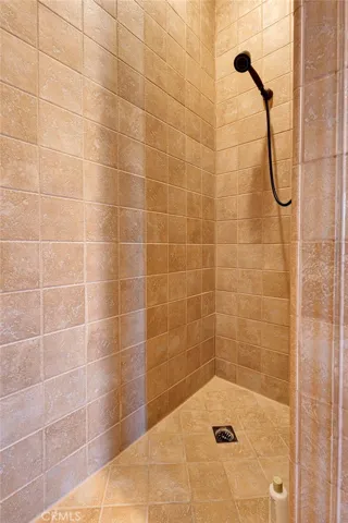 8323 Macron, Oak Hills, California 92344