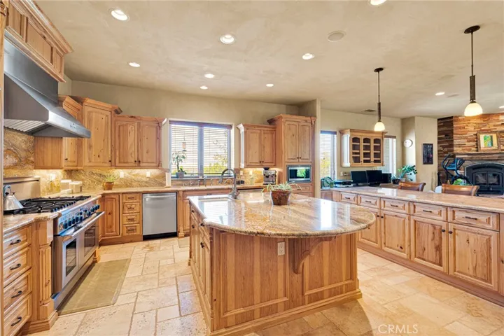 8323 Macron, Oak Hills, California 92344