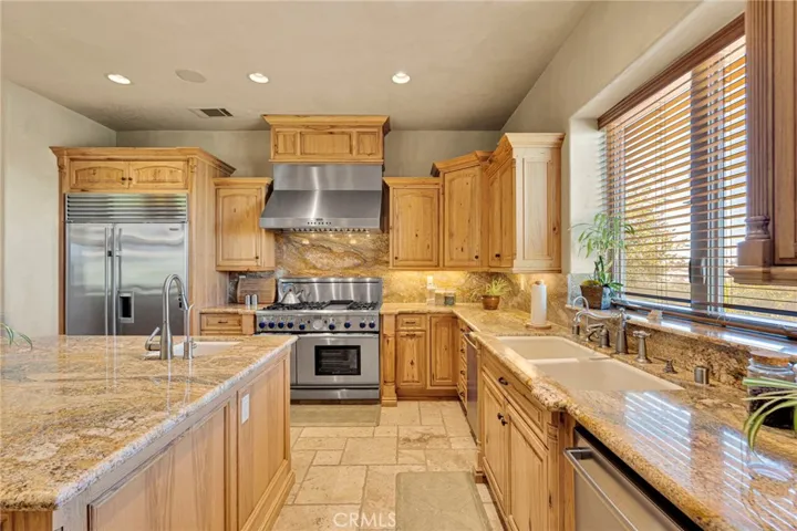 8323 Macron, Oak Hills, California 92344