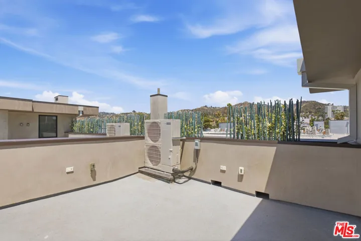1434 N Poinsettia Place 307, Los Angeles, California 90046