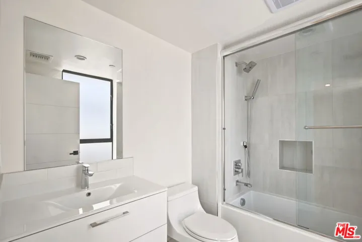 1434 N Poinsettia Place 307, Los Angeles, California 90046