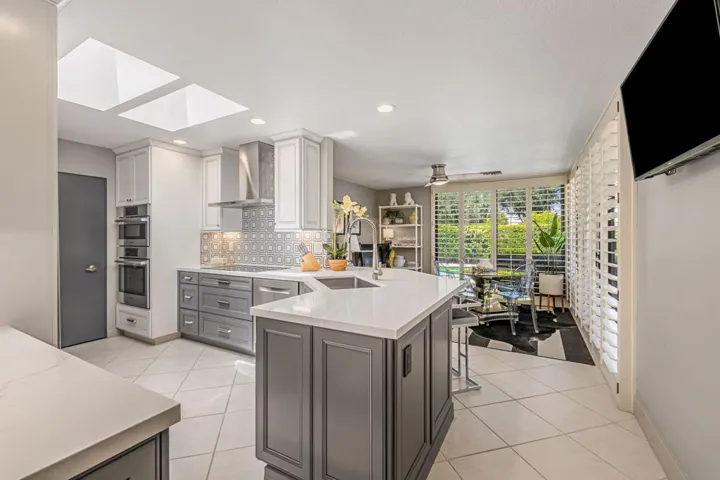 Kitchen & Morning Room