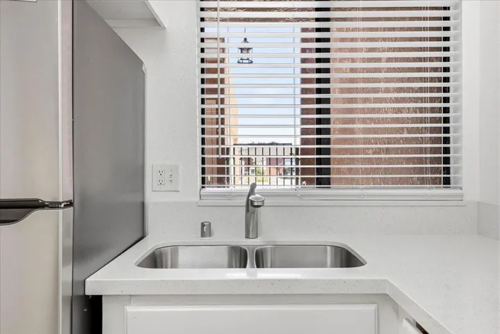 18-Kitchen