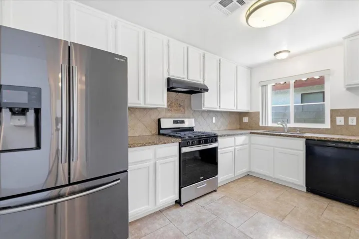 13-Kitchen