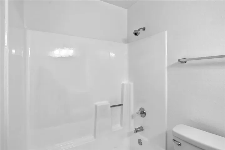 32-Bathroom