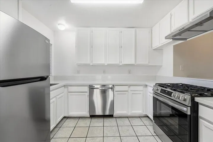 16-Kitchen