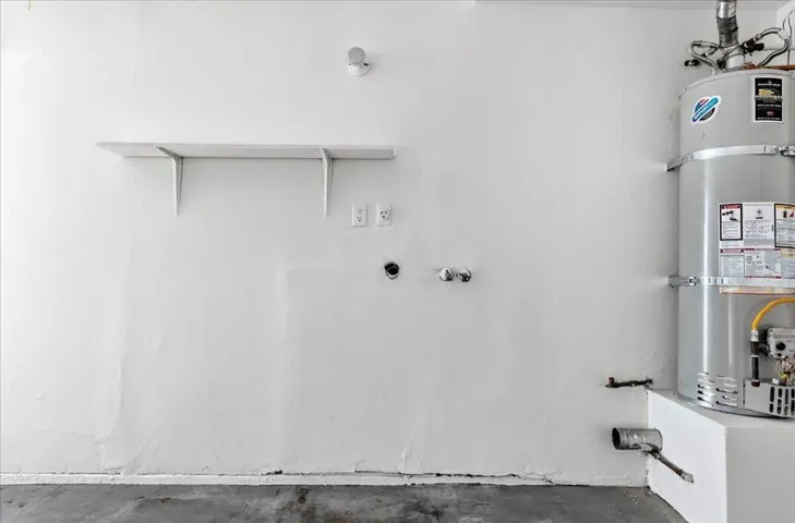 33-Laundry Hookups